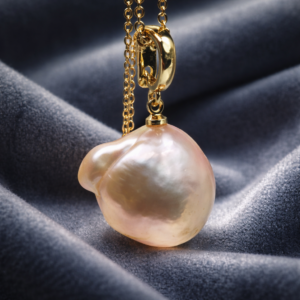 Baroque freshwater pearl pendant necklace